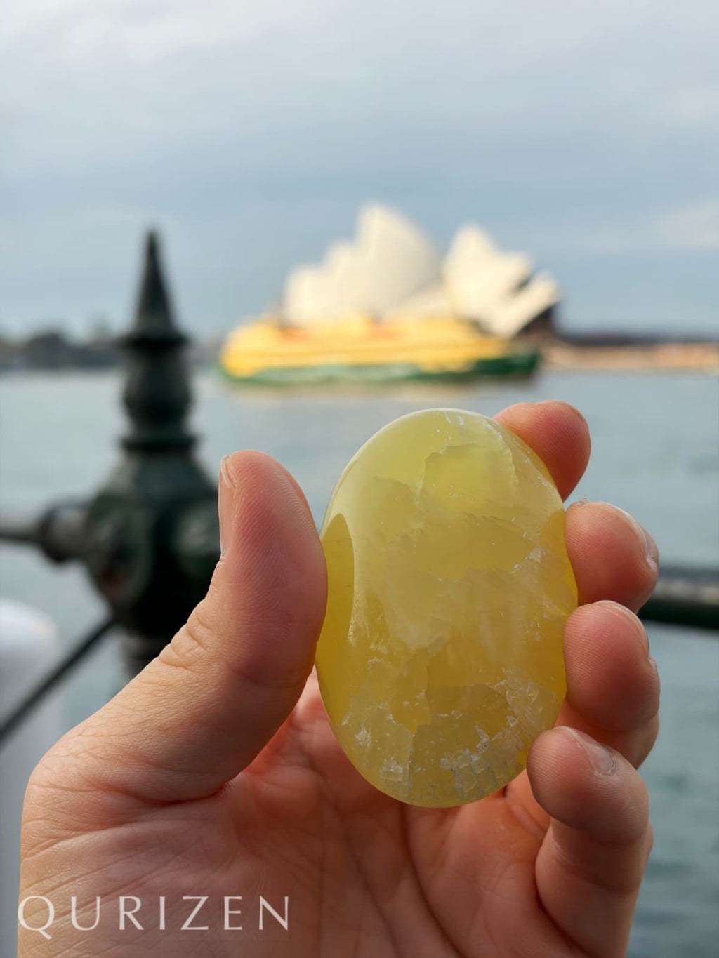 Leman Calcite Palm Stones