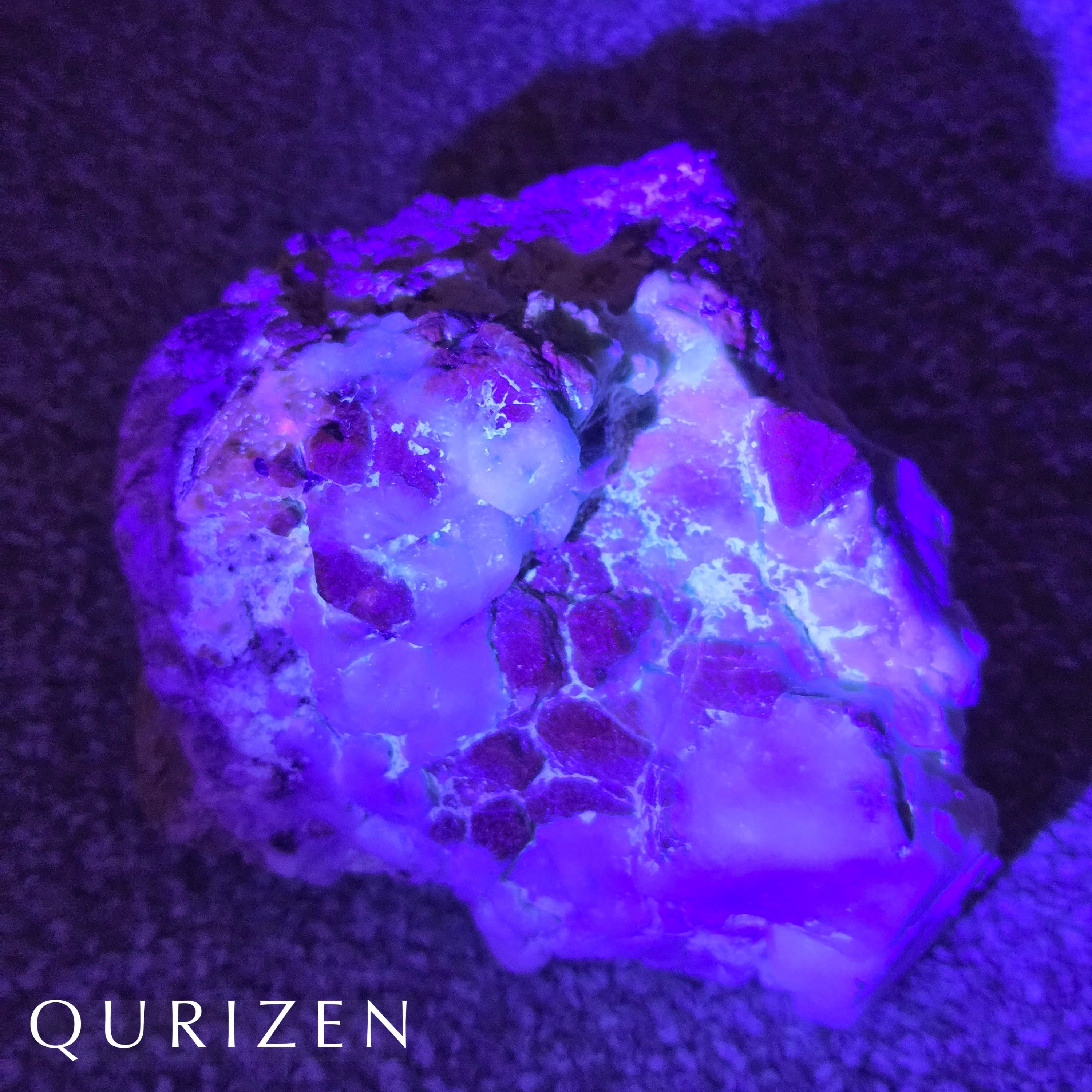 UV-Reactive Sodalite Mineral Specimen – Pakistan